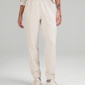 Lululemon Brushed Softstreme Ribbed High-Rise Jogger White Opal, size 12 in EUC